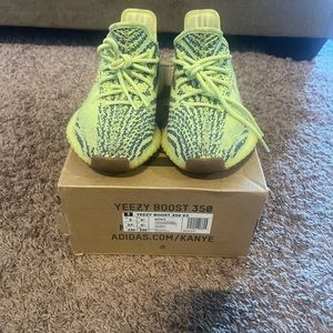 Yeezy Boost 350 size 5 kids